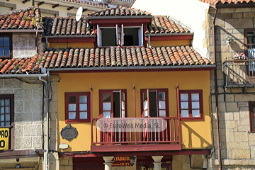 Casas de estilo popular núms. 18-26