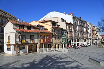 Casas de estilo popular núms. 18-26