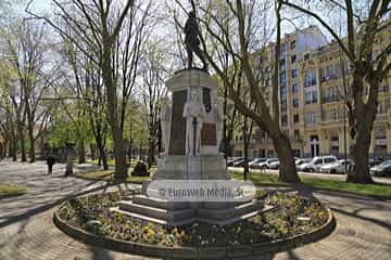 Escultura «Pedro Menéndez de Avilés» en Avilés