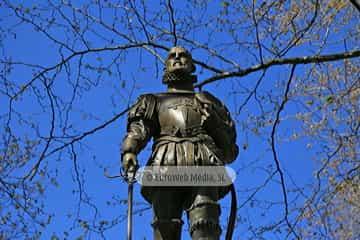 Escultura «Pedro Menéndez de Avilés» en Avilés
