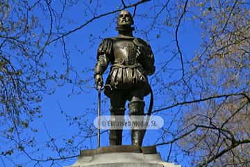 Escultura «Pedro Menéndez de Avilés» en Avilés