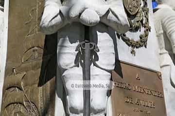 Escultura «Pedro Menéndez de Avilés» en Avilés