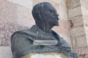 Escultura «Juan Vázquez de Mella y Fanjul»