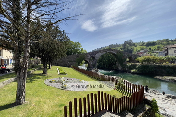 «Puente romano» sobre el río Sella en Cangas de Onís