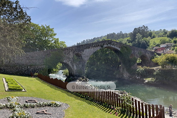 «Puente romano» sobre el río Sella en Cangas de Onís