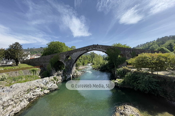 «Puente romano» sobre el río Sella en Cangas de Onís