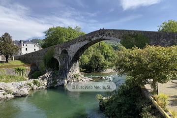 «Puente romano» sobre el río Sella en Cangas de Onís