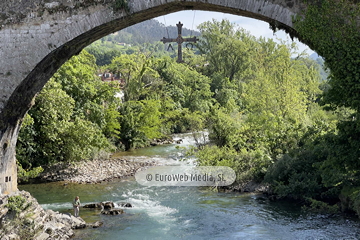 «Puente romano» sobre el río Sella en Cangas de Onís
