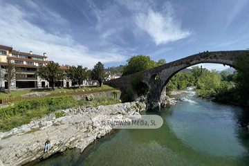 «Puente romano» sobre el río Sella en Cangas de Onís
