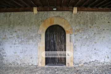 Iglesia de Santiago de Gobiendes