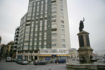 Edificio calle Instituto, 2