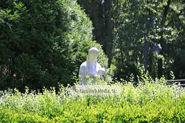 Escultura «Maternidad» (Gijón). Escultura «Maternidad»