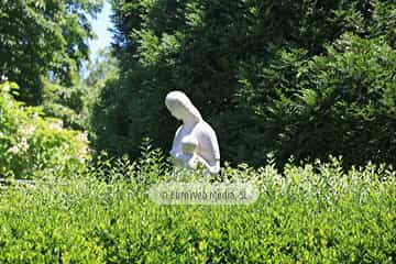 Escultura «Maternidad» (Gijón). Escultura «Maternidad»