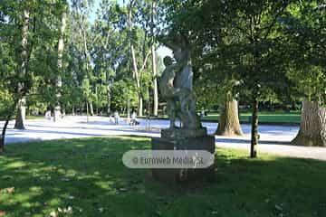 Escultura «Desnudos»