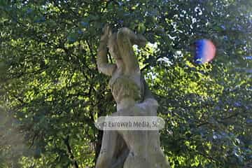 Escultura «Desnudos»