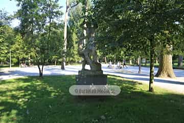 Escultura «Desnudos»