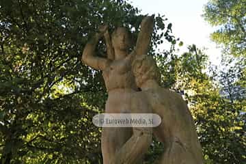 Escultura «Desnudos»