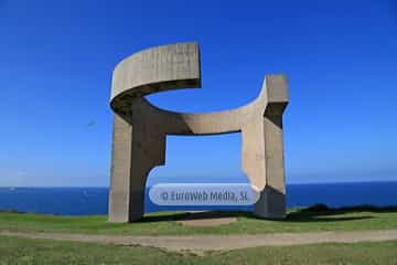 Escultura «Elogio del Horizonte»