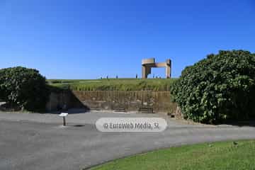 Escultura «Elogio del Horizonte»
