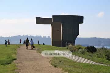 Escultura «Elogio del Horizonte»