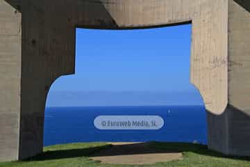 Escultura «Elogio del Horizonte»