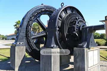 Escultura «En memoria de los Ingenieros Industriales precedentes»