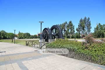 Escultura «En memoria de los Ingenieros Industriales precedentes»