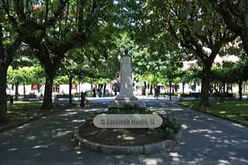 Escultura «Evaristo San Miguel»