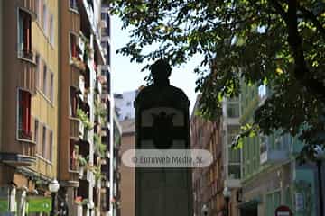 Escultura «Evaristo San Miguel»