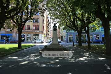 Escultura «Evaristo San Miguel»