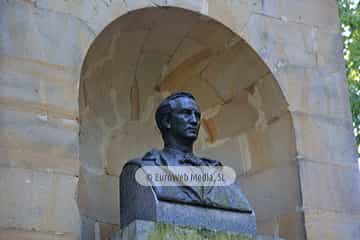 Escultura «Alexander Fleming» en Gijón