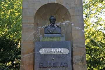 Escultura «Alexander Fleming» en Gijón