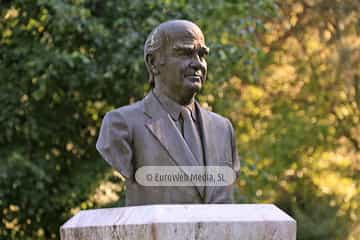 Escultura «Monumento a Manuel Rodríguez Lana, Marola»