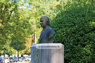 Escultura «Monumento a Manuel Rodríguez Lana, Marola»