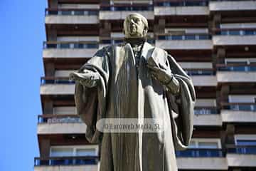 Escultura «Monumento a Jovellanos» (Gijón). Escultura «Monumento a Jovellanos»