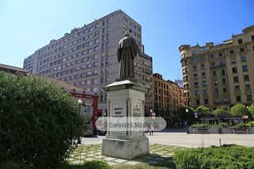 Escultura «Monumento a Jovellanos» (Gijón). Escultura «Monumento a Jovellanos»