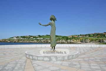 Escultura «Monumento a la Madre del Emigrante»
