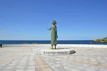 Escultura «Monumento a la Madre del Emigrante»