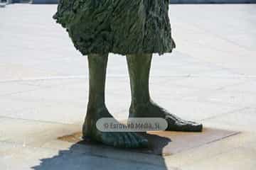 Escultura «Monumento a la Madre del Emigrante»