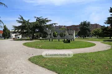 Escultura «Monumento a la Paz Mundial»