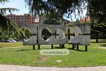 Escultura «Monumento a la Paz Mundial»