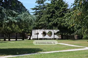Escultura «Monumento a la Paz Mundial»