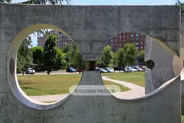 Escultura «Monumento a la Paz Mundial»