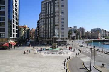 Escultura «Monumento al Rey Don Pelayo»