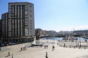 Escultura «Monumento al Rey Don Pelayo»