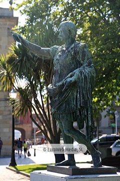 Escultura «Octavio Augusto»