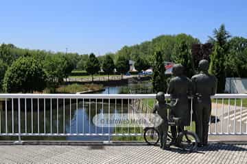 Escultura «Sentimientos» en Gijón