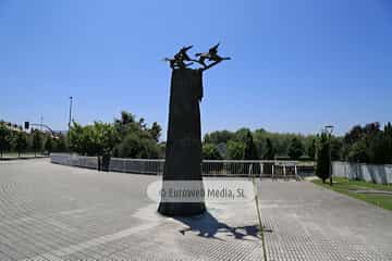 Escultura «Sentimientos» en Gijón