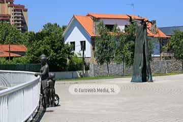 Escultura «Sentimientos» en Gijón