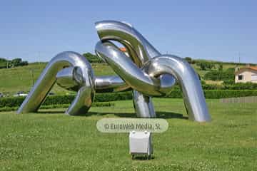 Escultura «Solidaridad»